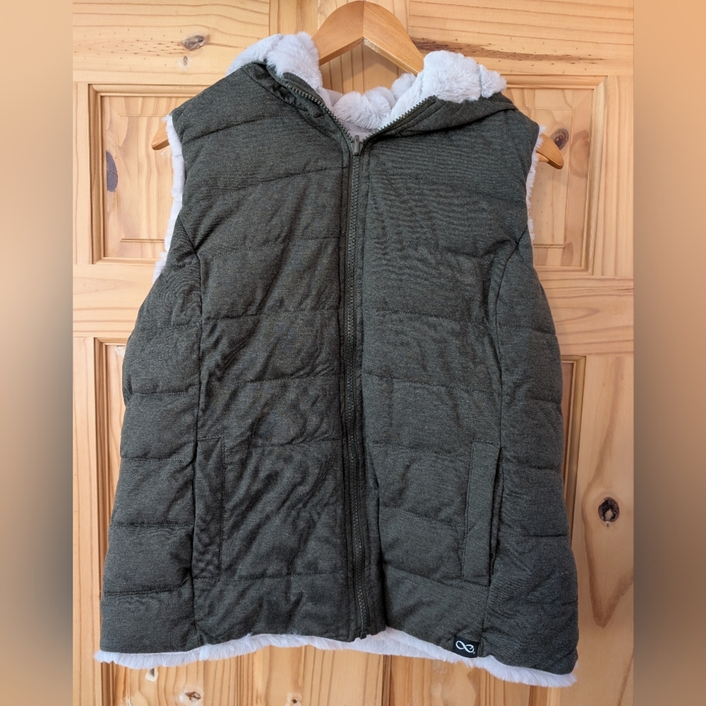 Be Boundless Olive Green Faux Fur Reverseable Hooded Vest Size Large